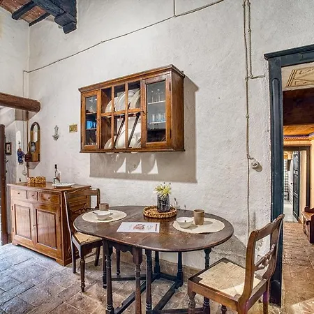 Guesthost - La Badia SantʼArcangelo